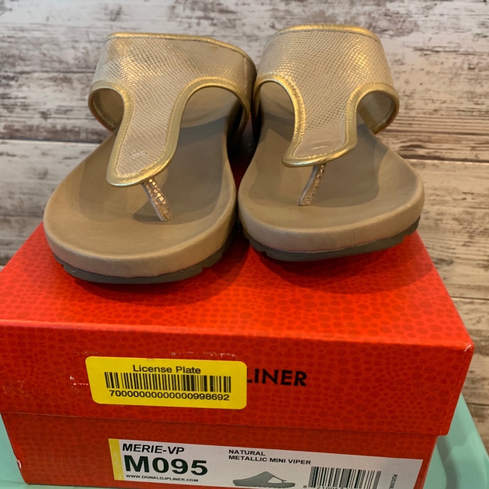 Donald Pliner Sandals